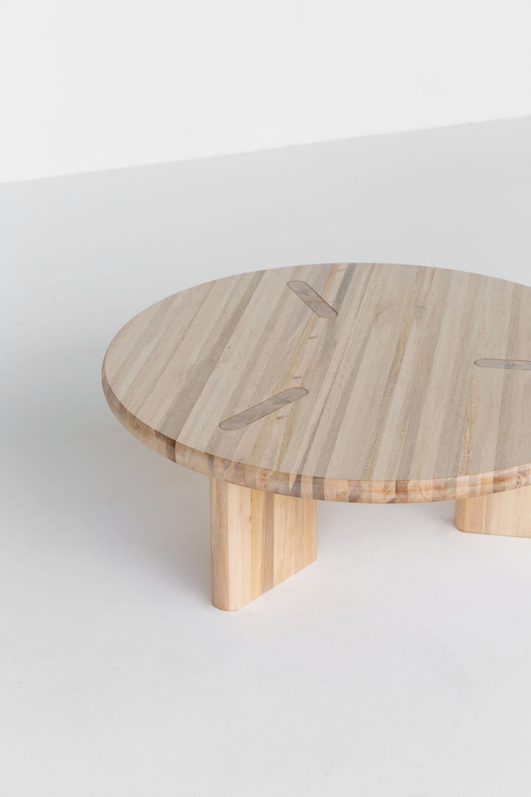 MESA DE CENTRO CLYPEA