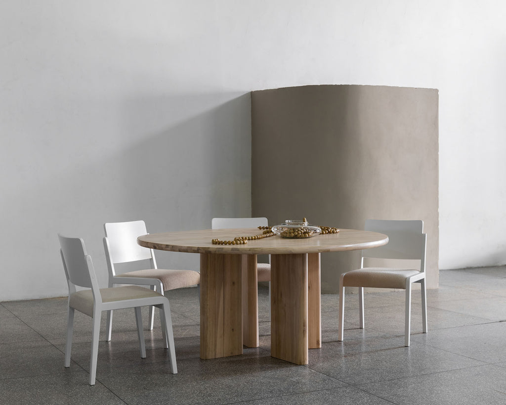MESA DE JANTAR CLYPEA
